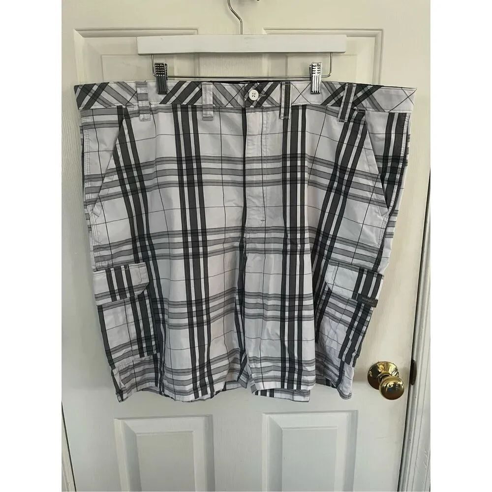 Wrangler White & Gray Plaid Cargo Bermuda Shorts sz 44 EUC